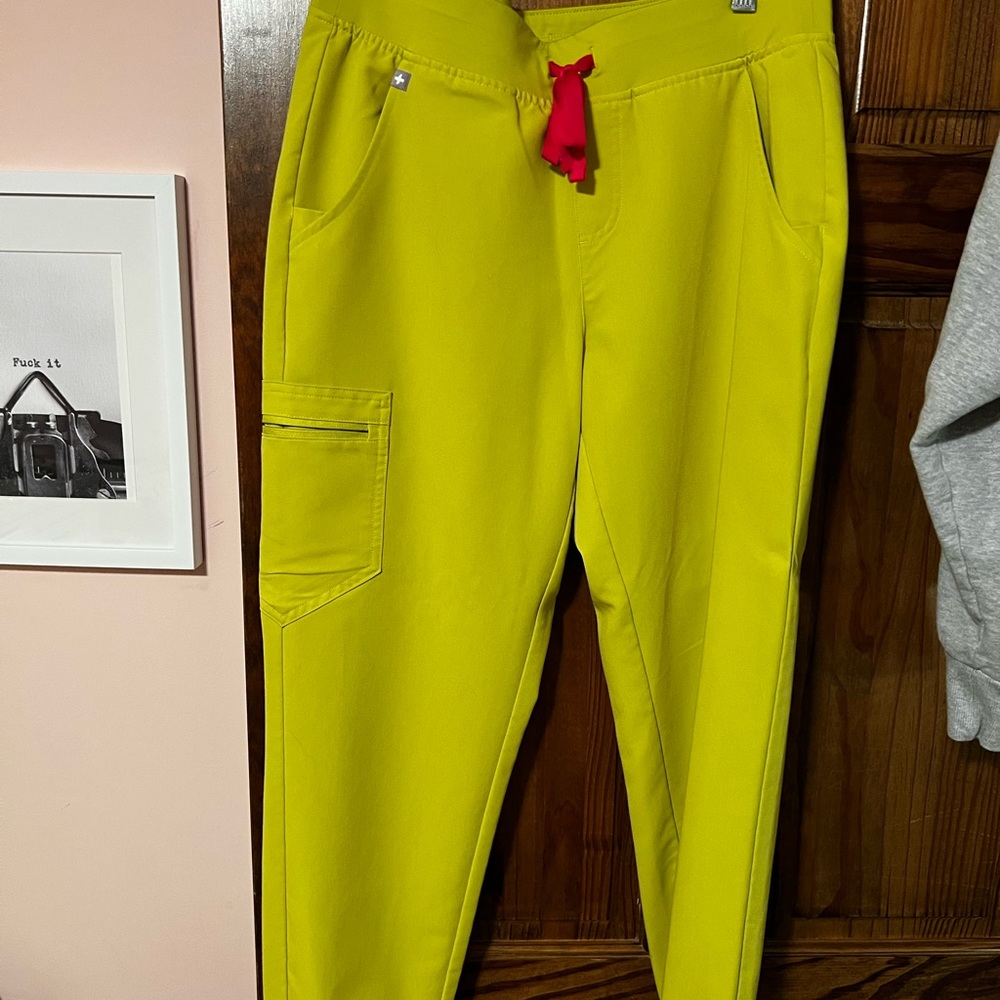 Figs women Zamora jogger pants with pink drawstring